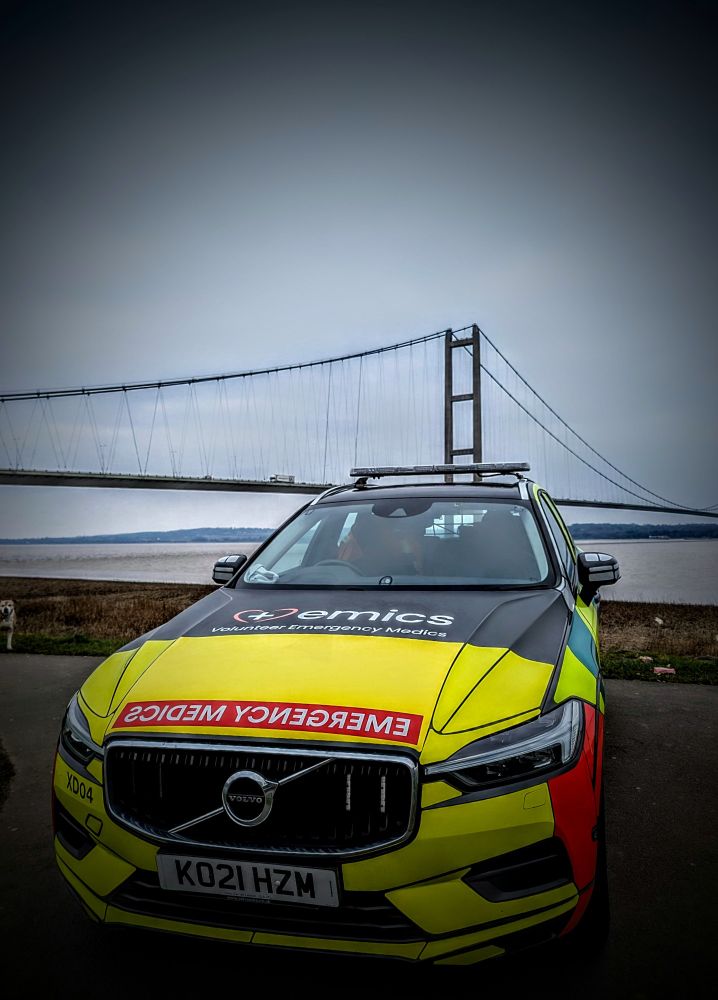 EMICS fast response vehicle in front of the Humber Bridge 