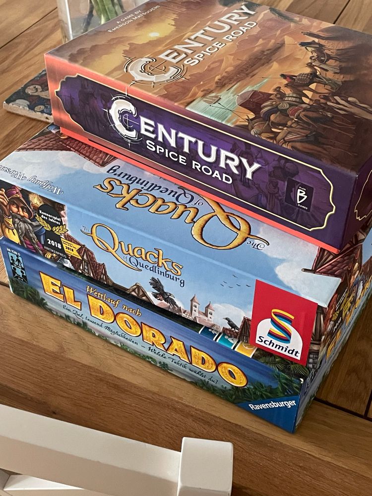 3 board games: El Dorado, Quacks of Quedlingburg and Century Spice Road.
