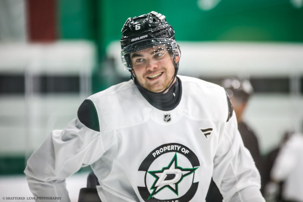 Dallas Stars player Lian Bischel smiling