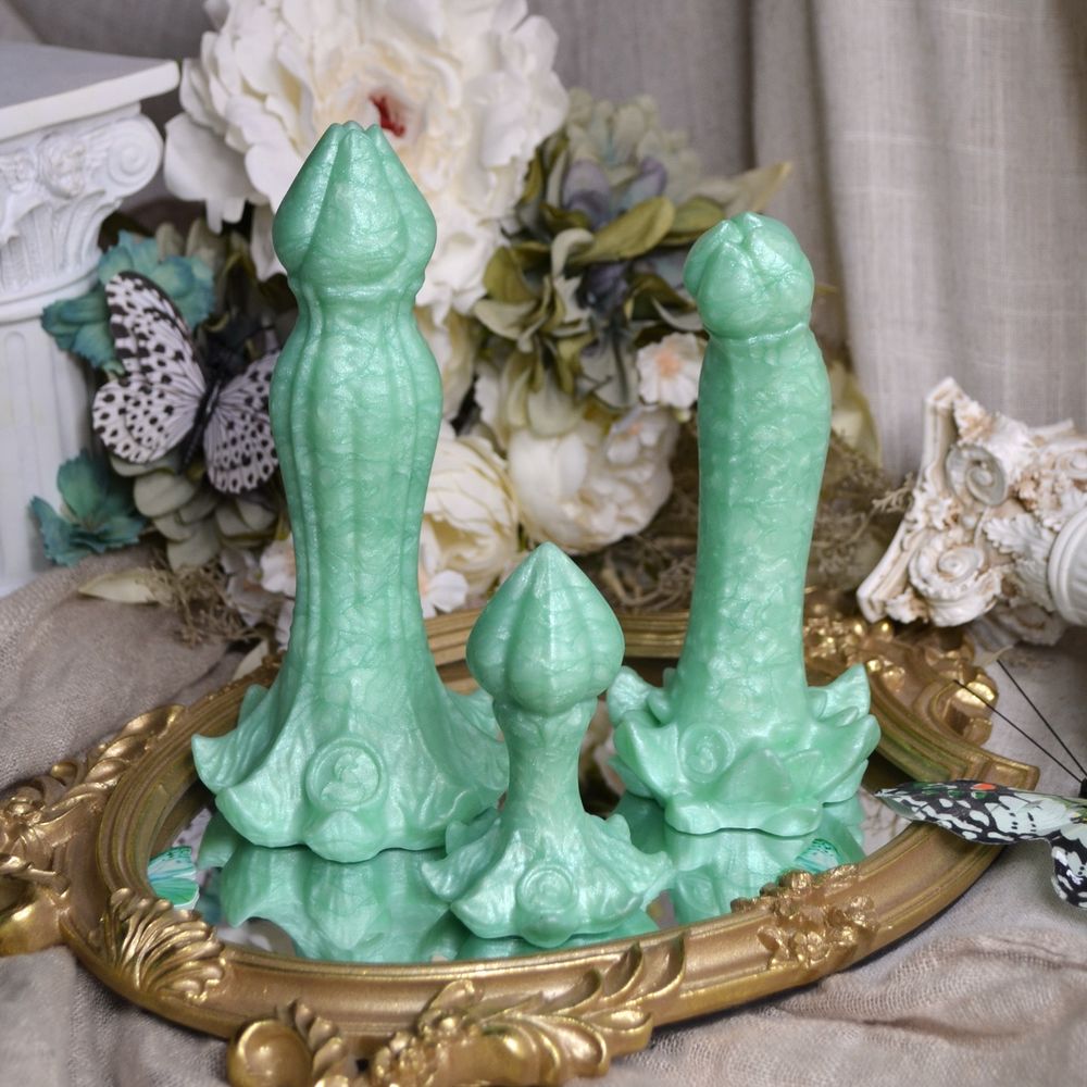 Green fairy flower dildo