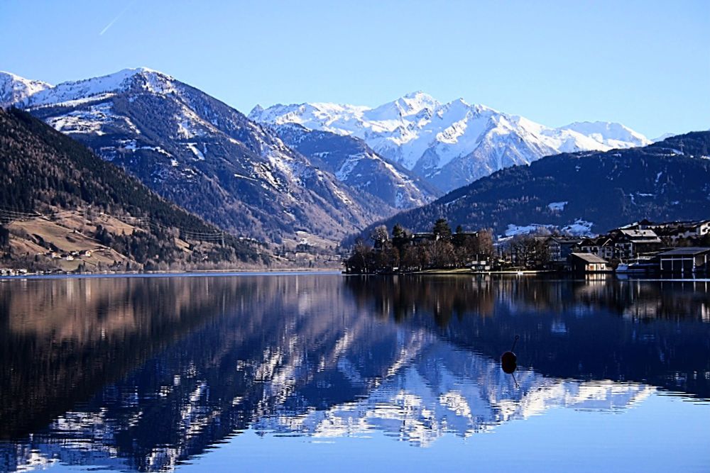 Blick Richtung Zell am See, im Hintergrund die Tauern.