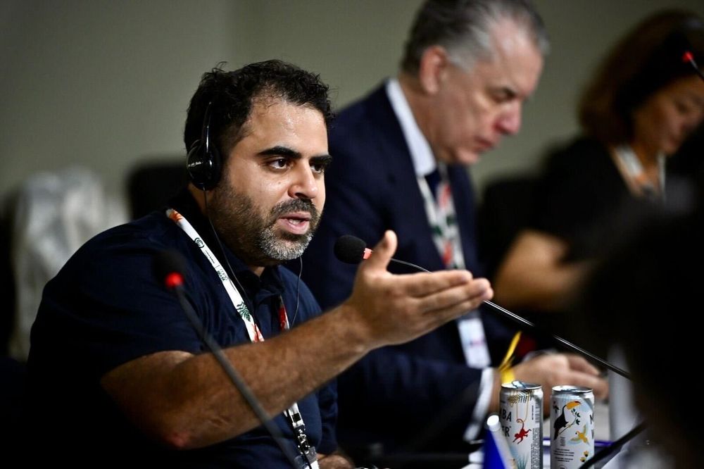 Mohammed Chahim in gesprek met de Japanse delegatie 