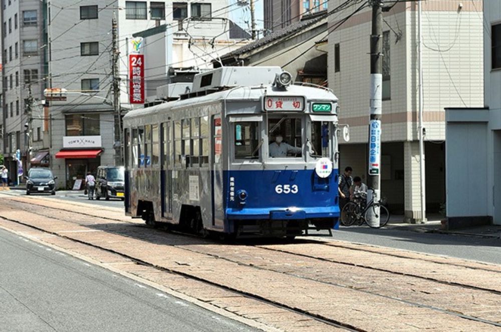 A-bombed tram in Hiroshima runs same route as 75 years ago | The Asahi Shimbun: Breaking News, Japan News and Analysis