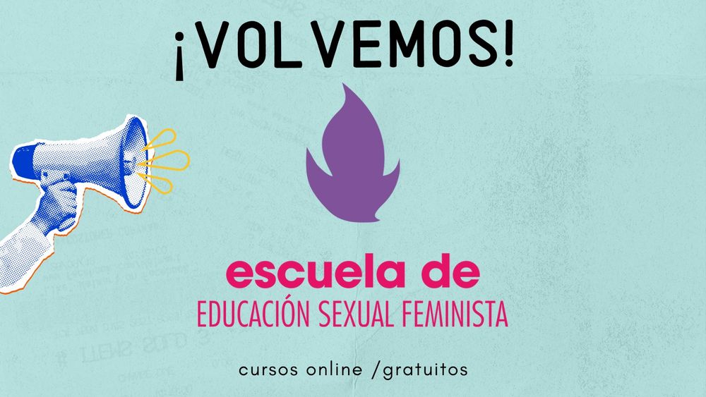 Imagen de logo de la escuela de educación sexual feminista que es una llama de fuego morada. una mano con un altavoz sale por la  parte izquierda anunciando que volvemos. Cursos online y gratis.
