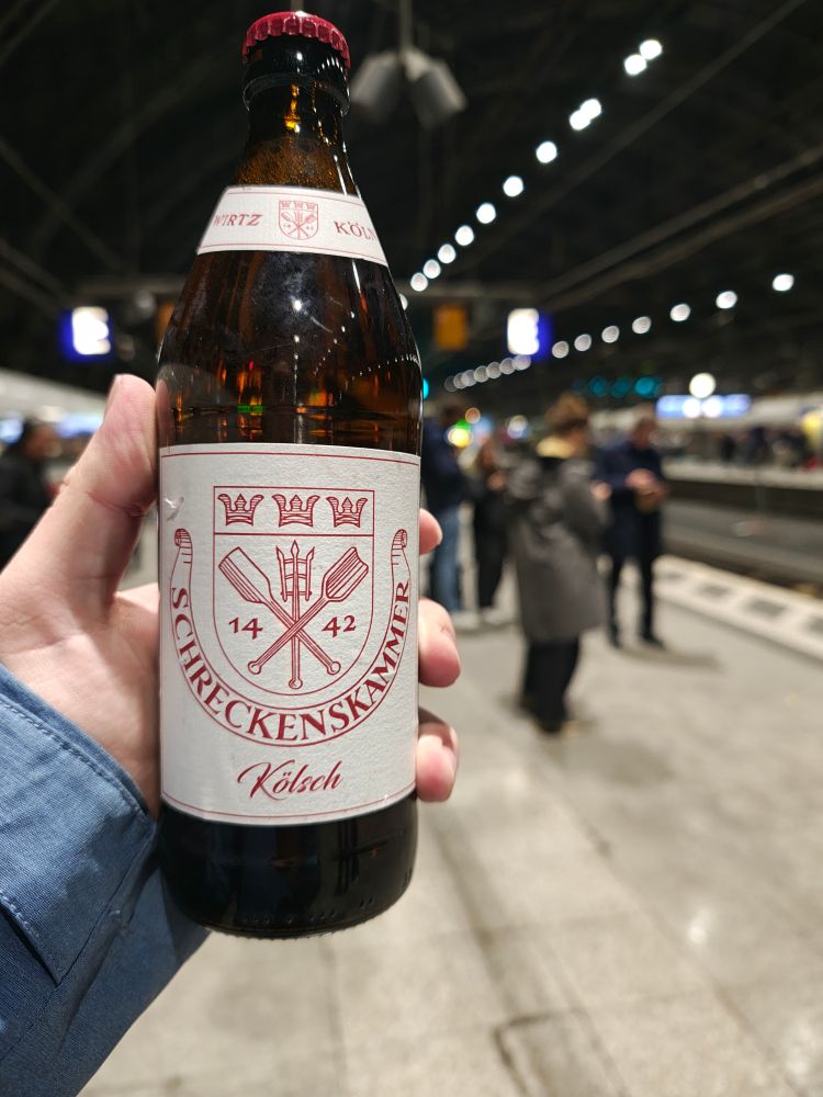 Schreckenskammer Kölsch am Köln Hbf. Das einzig wahre Kölsch. Wer was anderes behauptet, wird von früh bezahlt.
