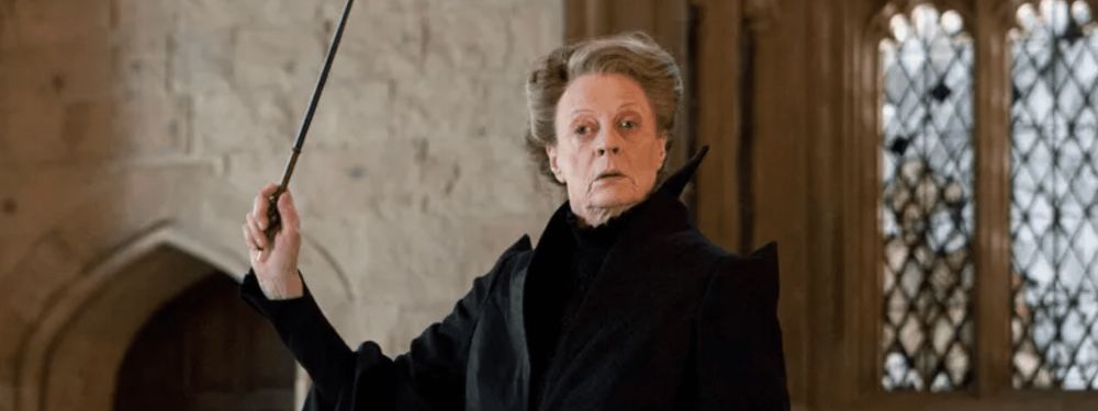 Morre Maggie Smith, renomada atriz britânica, aos 89 anos