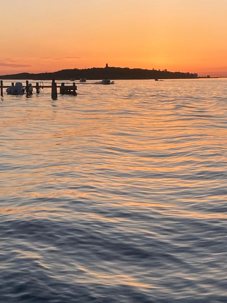 Solnedgång i Kattegatt bakom Känsö.