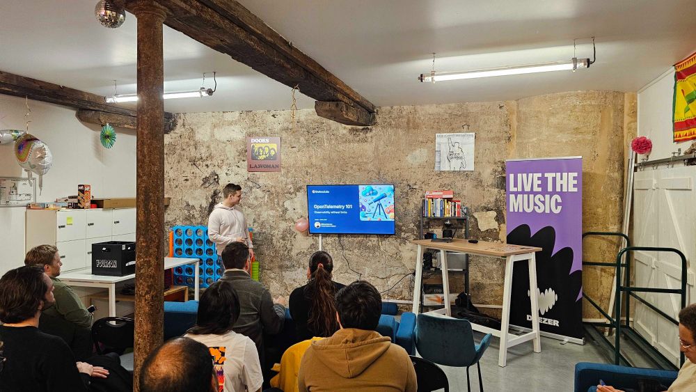 Clément Duveau from Grafana Labs presenting OpenTelemetry 101 at Deezer Bordeaux.