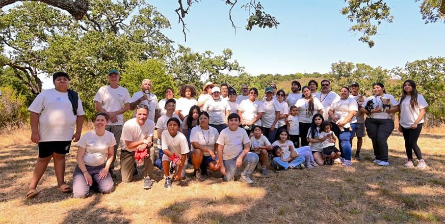 Participants gather behind Leslie Shao-ming Sun Field Station at the beginning of the campout. Photo by Marina Luccioni.