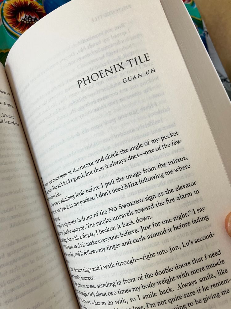 Photo of the first page of 'Phoenix Tile' by Guan Un, from the anthology.