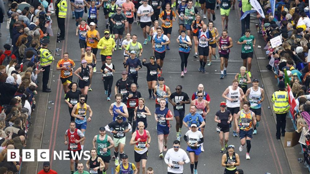 Record numbers apply for 2025 London Marathon