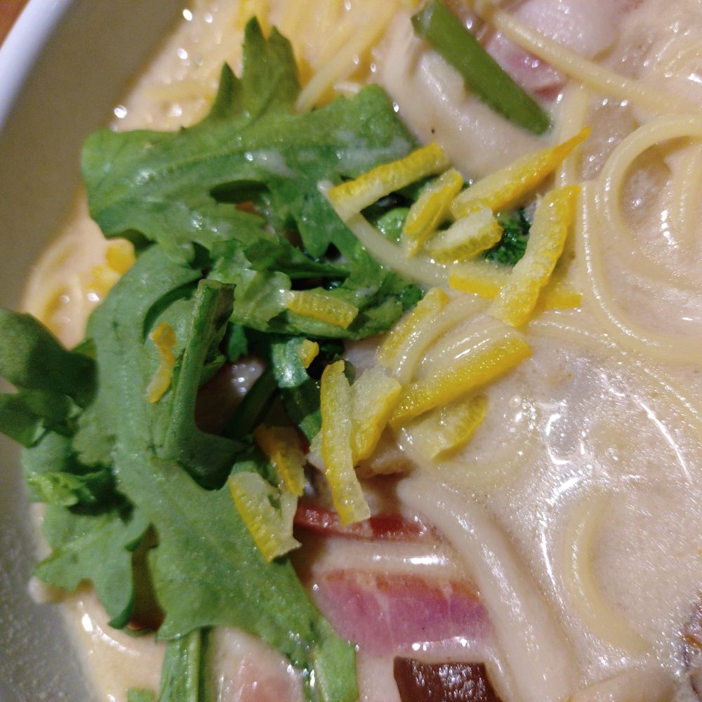 ジョリーパスタ
播磨灘産牡蠣のクリームスープ別添えの柚子