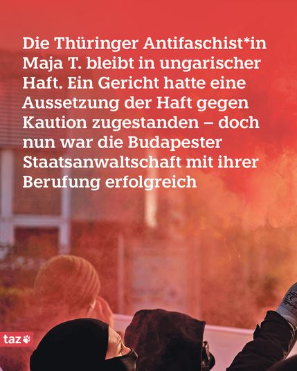 Auf Slide 1 und 2 ist eine Demonstration zu sehen, auf der Pyrotechnik gezündet wird. Text auf Slide 1: Die Thüringer Antifaschist*in Maja T. bleibt in ungarischer Haft. Ein Gericht hatte eine Aussetzung der Haft gegen Kaution zugestanden – doch nun war die Budapester Staatsanwaltschaft mit ihrer Berufung erfolgreich. 