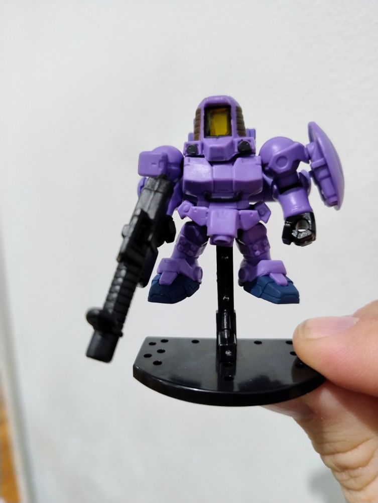 The space type Leo mobile suit from SD Gundam Senshi Forte #15.