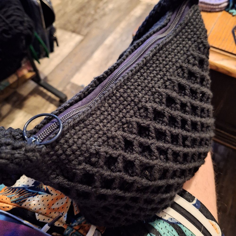 A closed bag, to show off the zipper