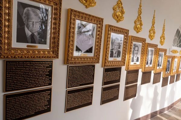 Only 4 presidents on the wall deserve 2 plaques. The other 45 were soooooo boooorrrring!