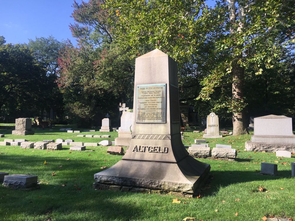 The grave of John Peter Altgeld at Graceland Cemetery 