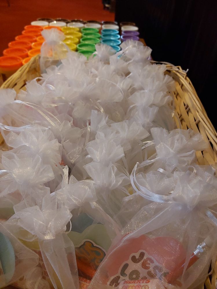 Wedding favours in white organza bags