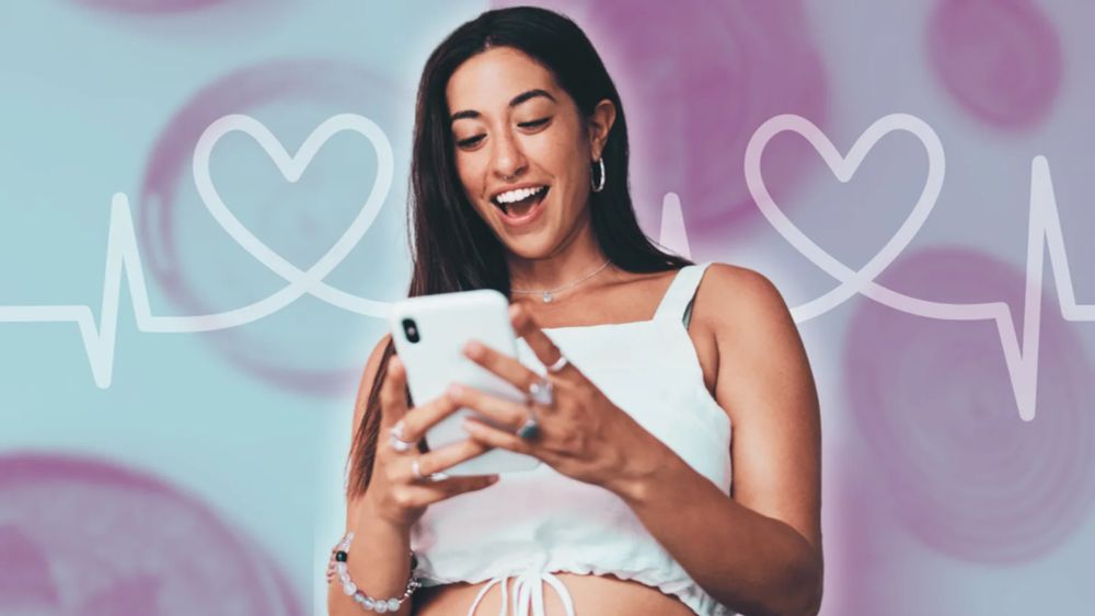 How To Text A Guy You Like (And Make Him Fall In Love)