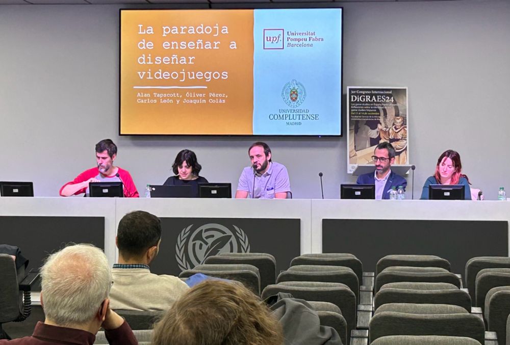 Imagen de los ponentes en la primera mesa de la última jornada del congreso.
