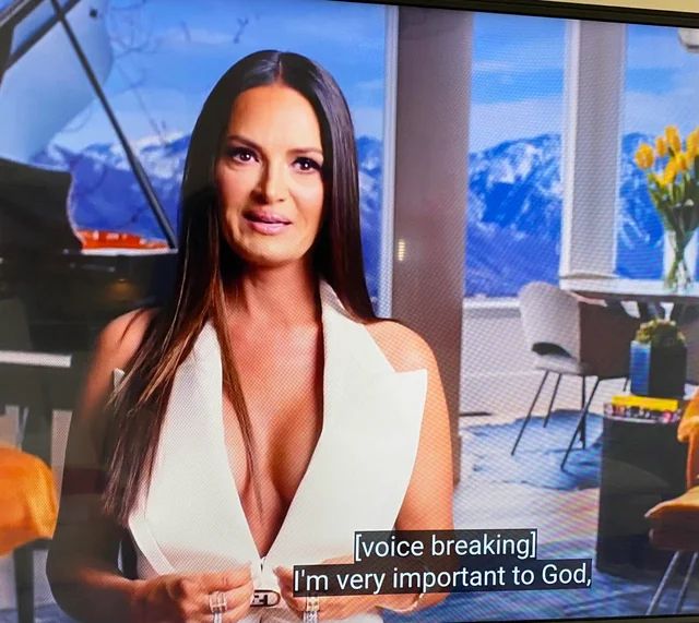 Lisa Barlow declaring she’s very important to god and she’s RIGHT