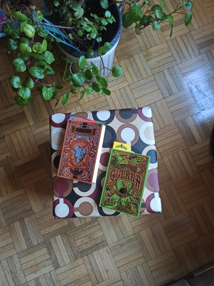 Foto al segundo y cuarto libro de la saga Blackwater de Michael McDowell