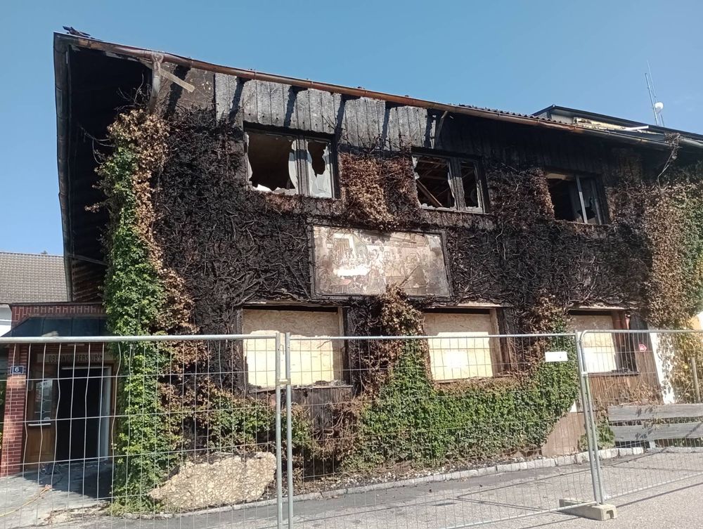 Ausgebranntes Haus
