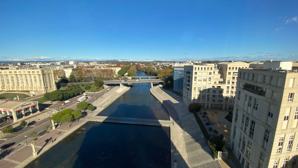 Les berges du Lez à Montpellier vue de haut.