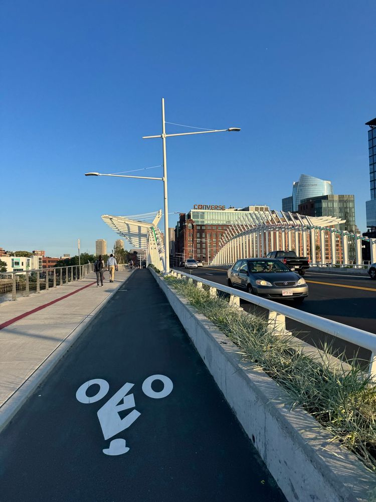 Separated bike lane away from roadway on Bill Russell bridge