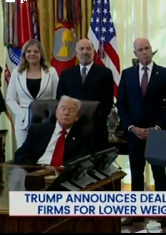 Trump looking like a dressed up corpse. 