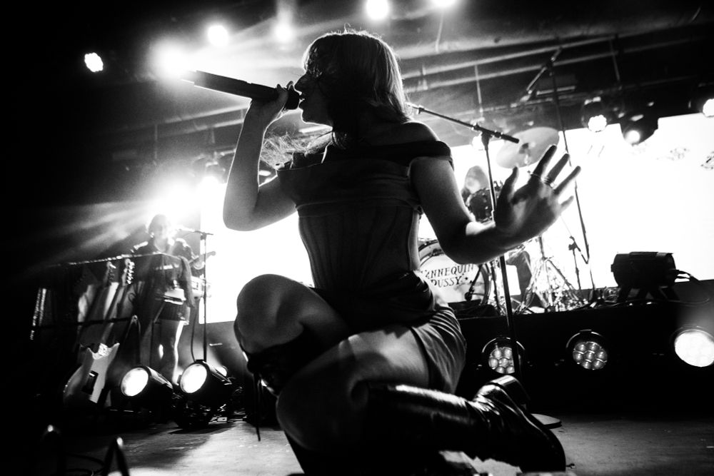 Mannequin P—-y at soundstage