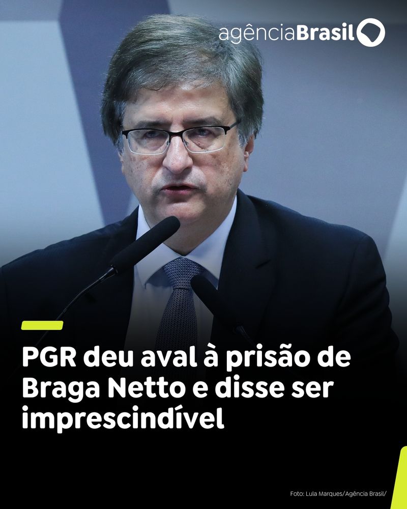Fotografia mostra Procurador-Geral da República, Paulo Gonet, falando em dois microfones. Abaixo, está o título “PGR deu aval à prisão de Braga Netto e disse ser imprescindível”.