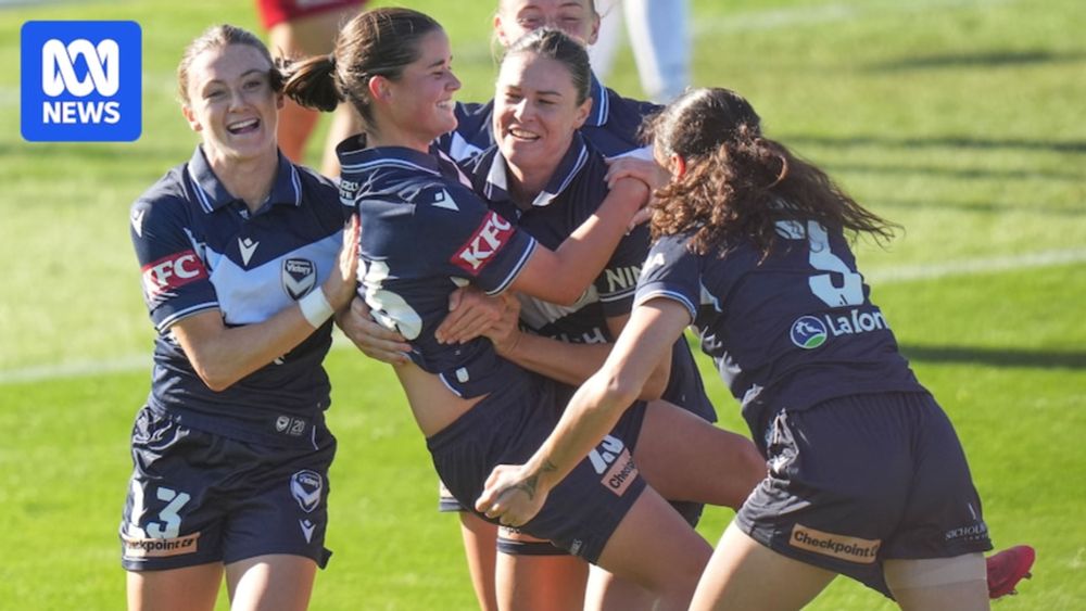Lowe double sends Victory through to A-League Women grand final