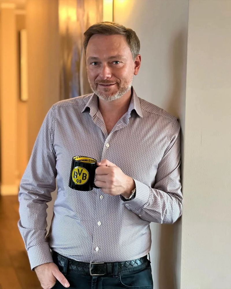 Lindner mit BVB Tasse
