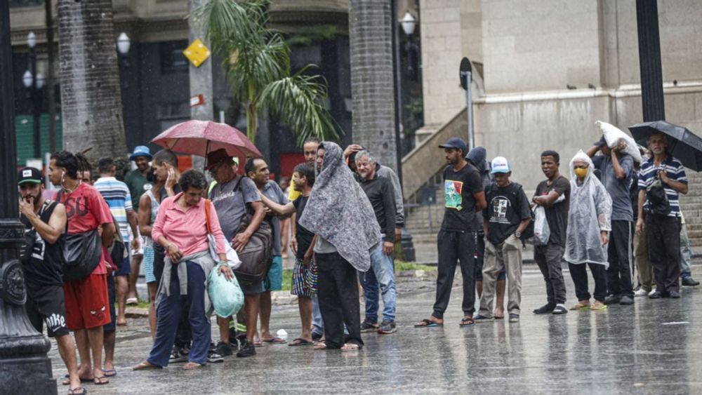 PL da Fome: Mulher é agredida ao doar comida à população em situação de rua em SP