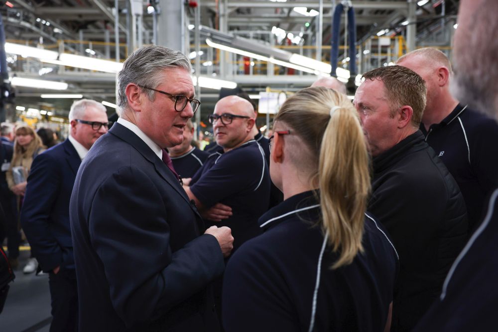 Keir Starmer meets workers at Jaguar Land Rover in Solihull.