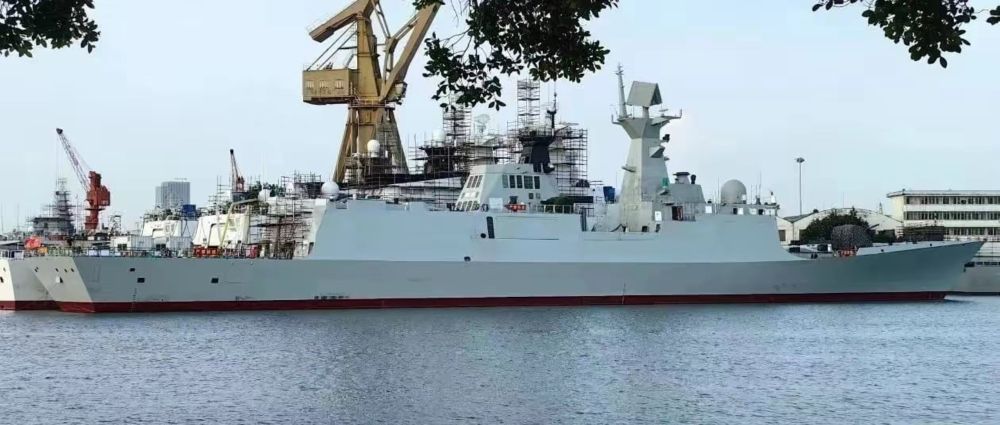 Improved Type 054AG Frigate Launched, More Hulls Building