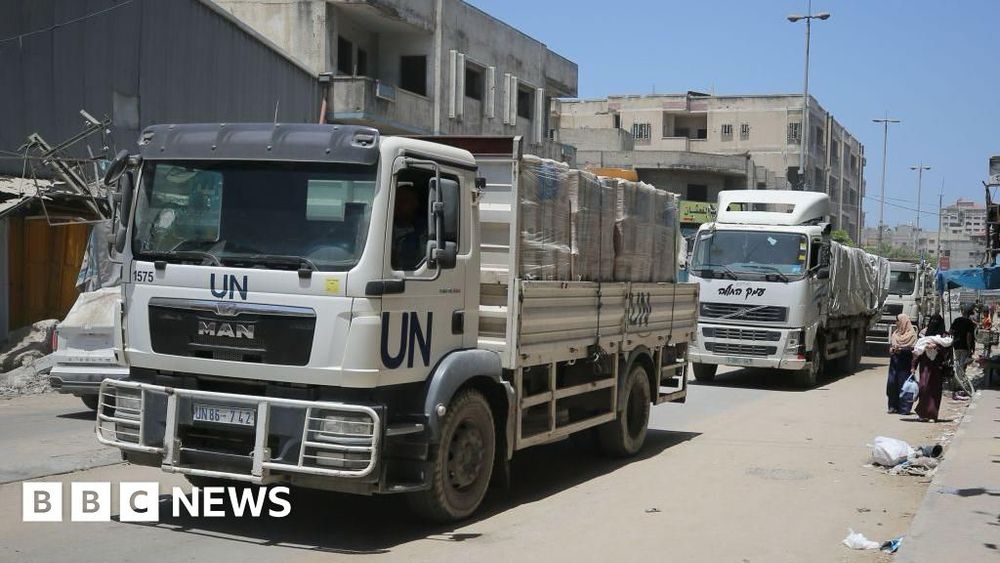 How much food is Israel letting into northern Gaza?