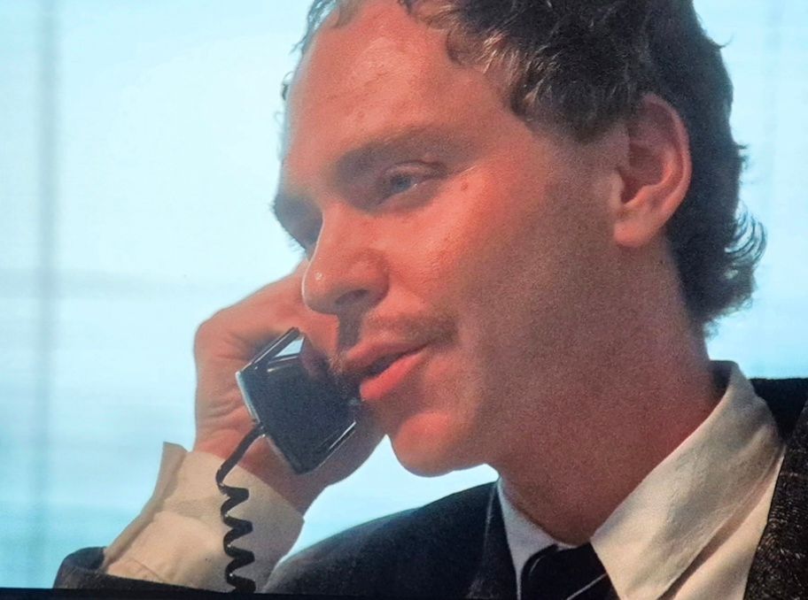 Teller puhuu! Myös puhelimessa.