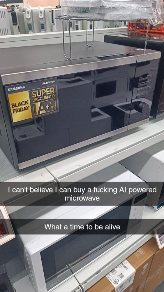 A Samsung microwave that claims to be powered by AI