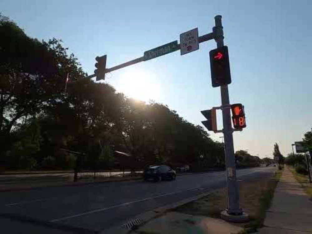 Ped actuation omitting flashing yellow right and left