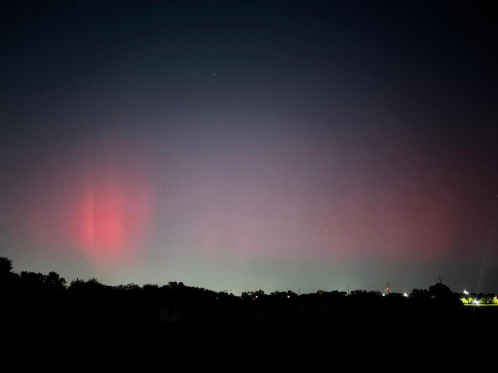 Aurora (sub)borealis from breckinridge park, Richardson, TX