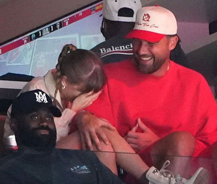 taylor and travis at the stanley cup 