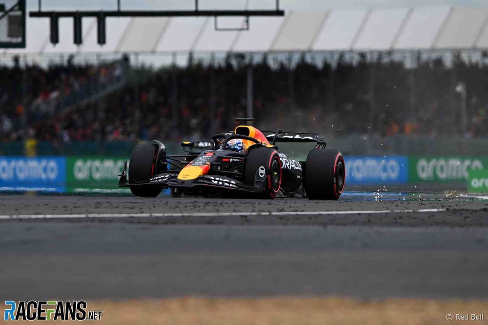 Verstappen denies McLaren a front row lock-out by storming to Silverstone pole