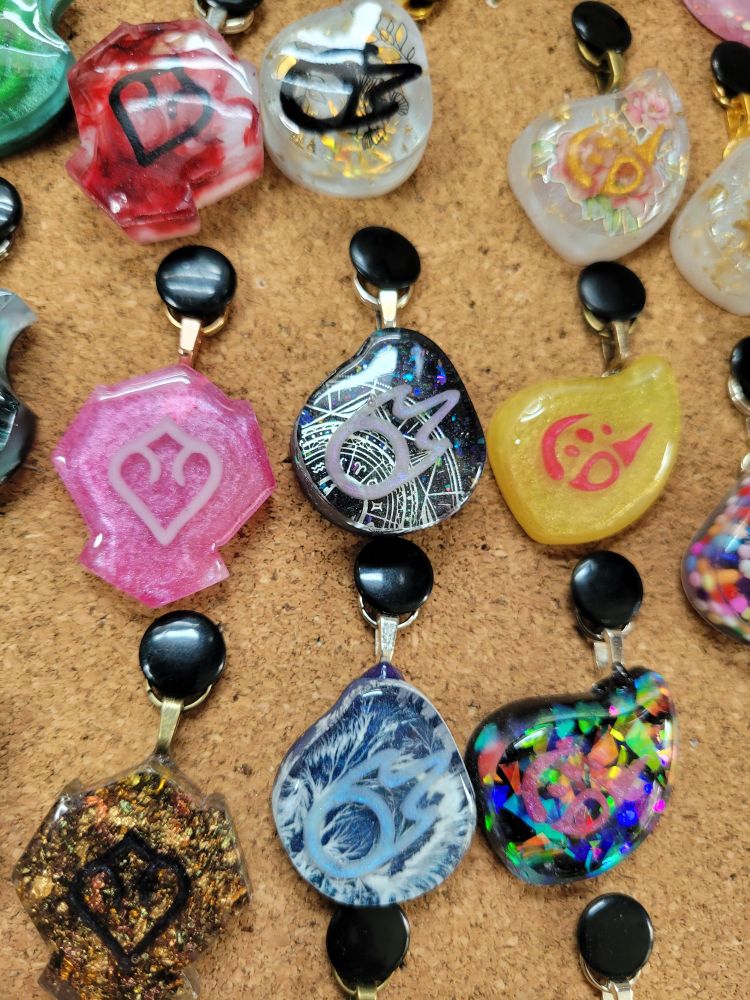 And a photo of jobstones focused on a leylines black mage
