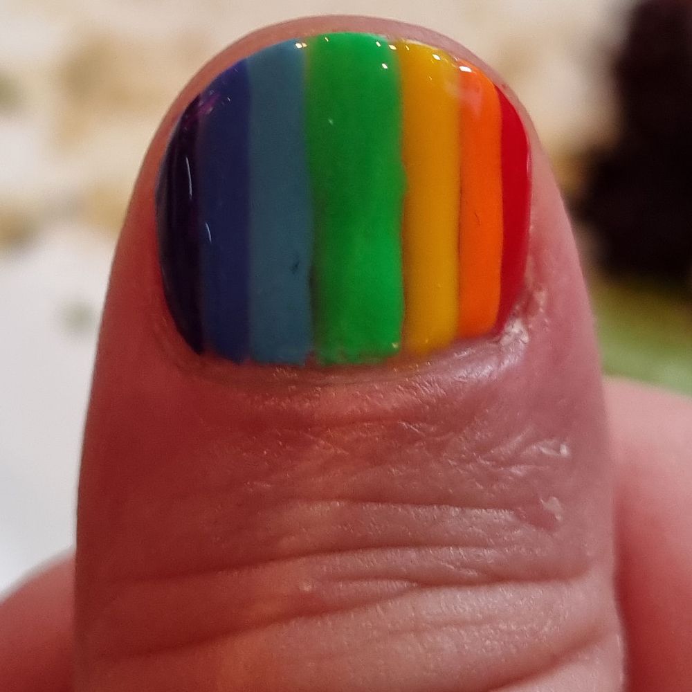 Regenbogen-Fingernagel Closeup