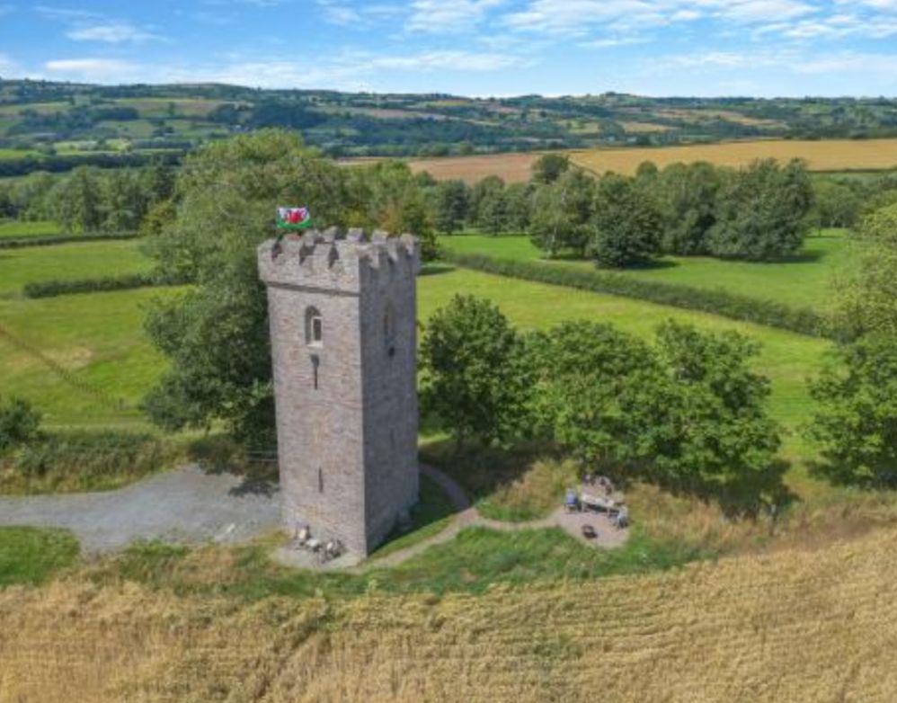 A folly tower (which may or may not be TOTALLY HAUNTED)