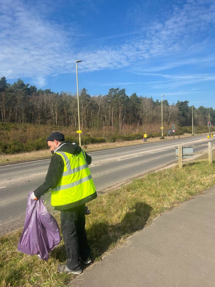 Litter picking in Bordon
