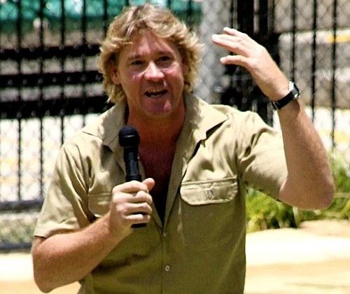 Steve Irwin image from Wikipedia. The two breast pockets on his shirt are reminiscent of the four pockets on the shirt featured in the original message.