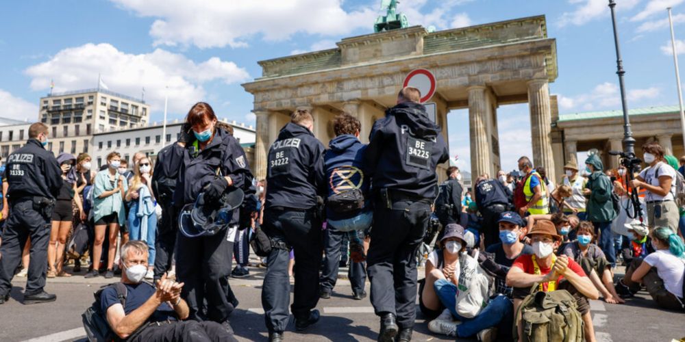 Prozess gegen Klimaaktivisten: Mit Stahlrohr gegen den Klimawandel